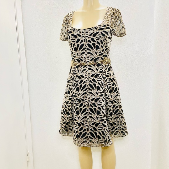 Marchesa Notte fit and flare dress - Picture 2 of 15